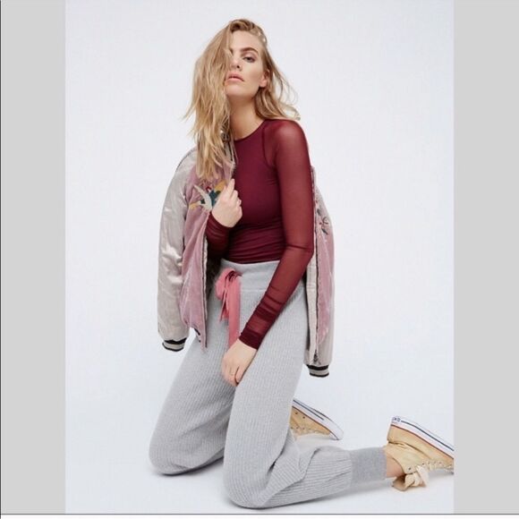 Free People Deep Purple Scrunch Sleeve Seamless Top. Size XS/Small. - Picture 7 of 8